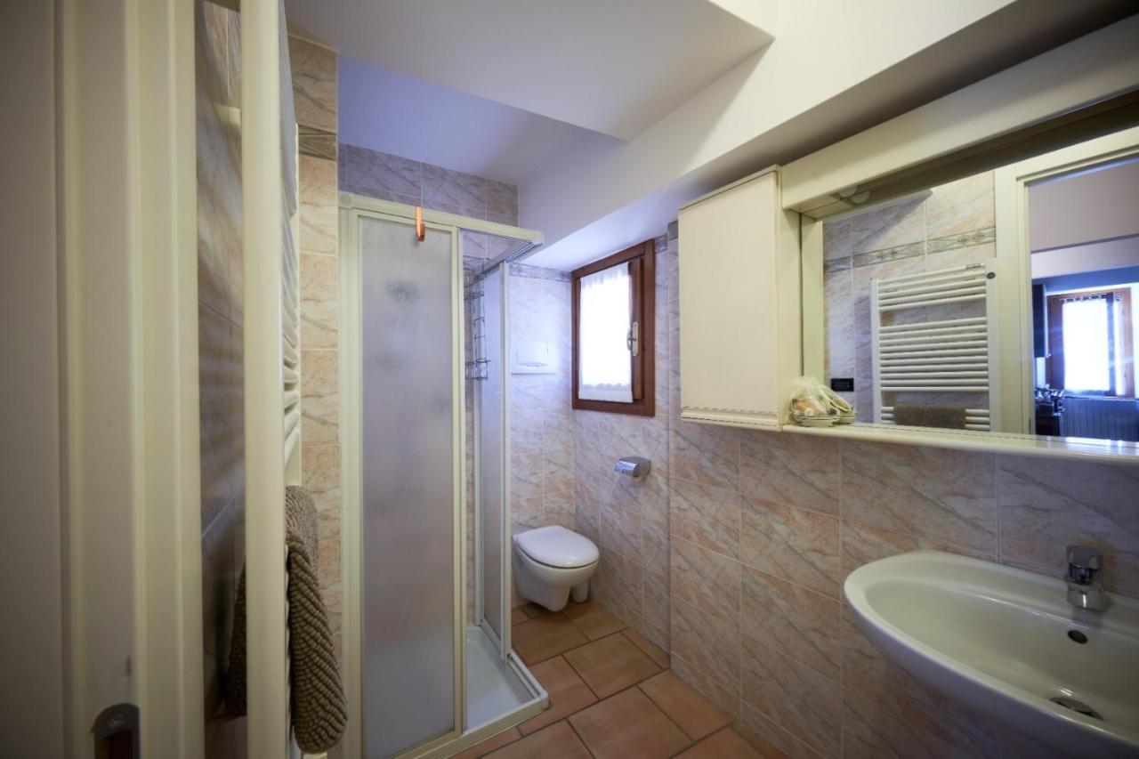 Porto Valentino 2 Apartment ซีร์มิโอเน ภายนอก รูปภาพ