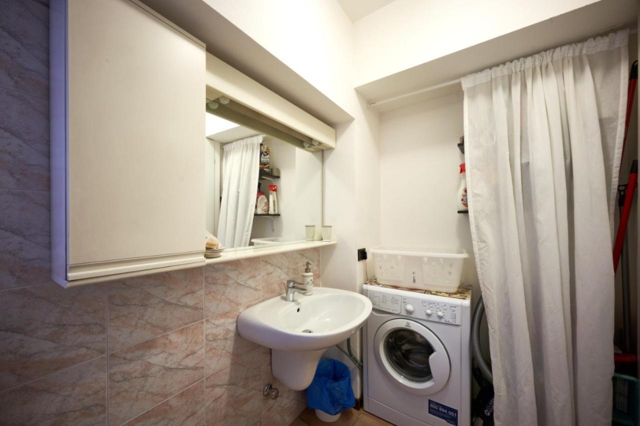 Porto Valentino 2 Apartment ซีร์มิโอเน ภายนอก รูปภาพ