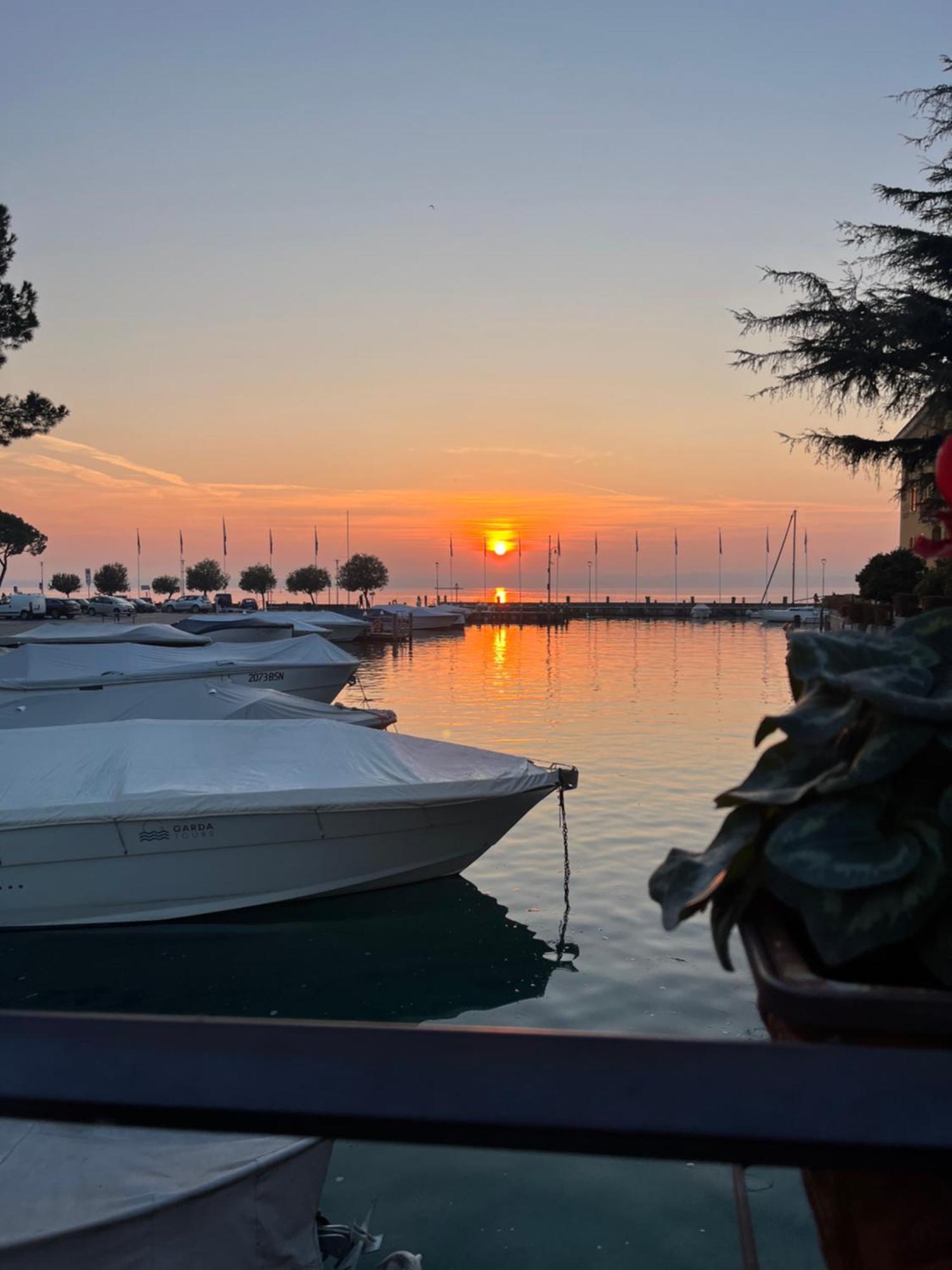 Porto Valentino 2 Apartment ซีร์มิโอเน ภายนอก รูปภาพ