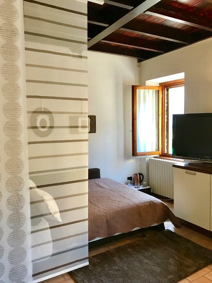 Porto Valentino 2 Apartment ซีร์มิโอเน ภายนอก รูปภาพ